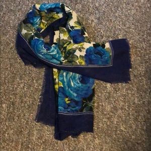 Used scarf make in Italy